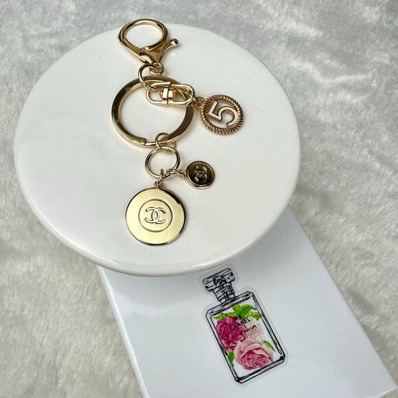 CHANEL Charm Beauty Line Novelty on Keychain bag charm NEW! GIFT! - Picture 4 of 4